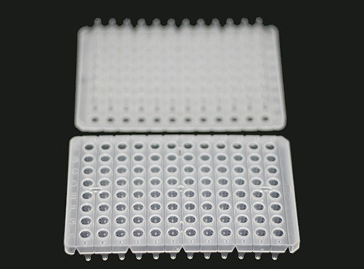 PCR Plakaları